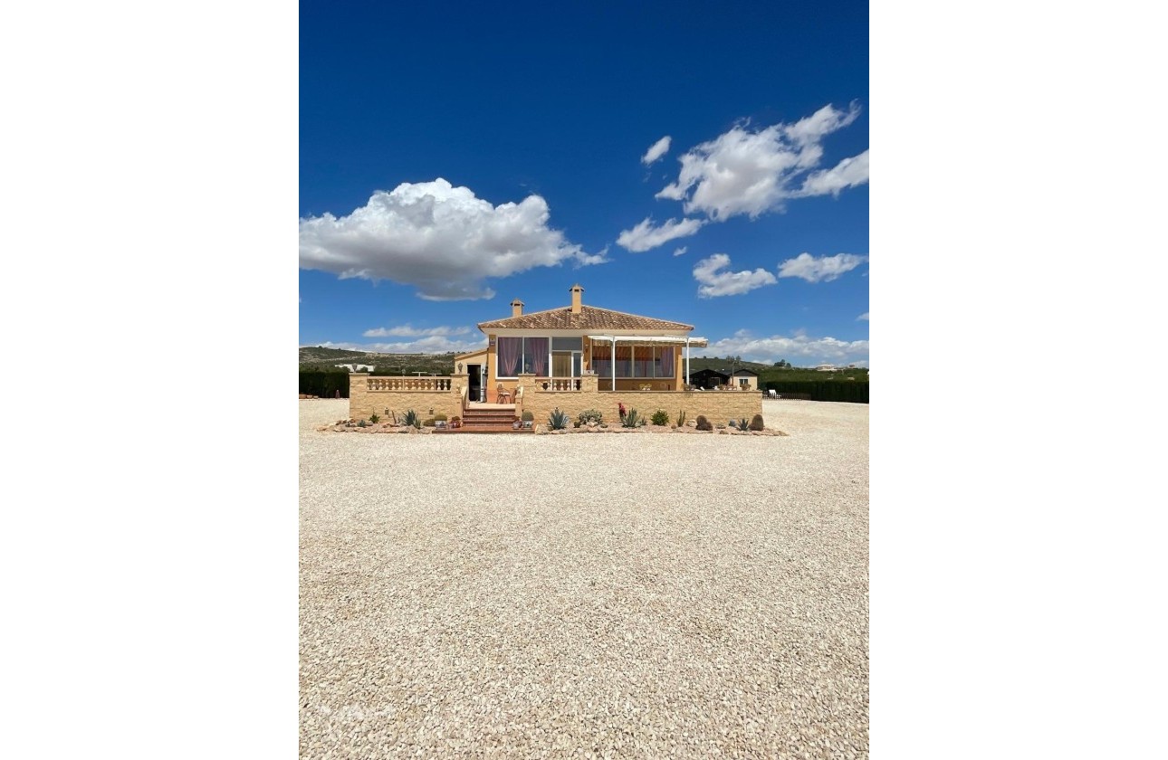 Venta - Chalet Independiente -
Pinoso - Pinoso Alicante