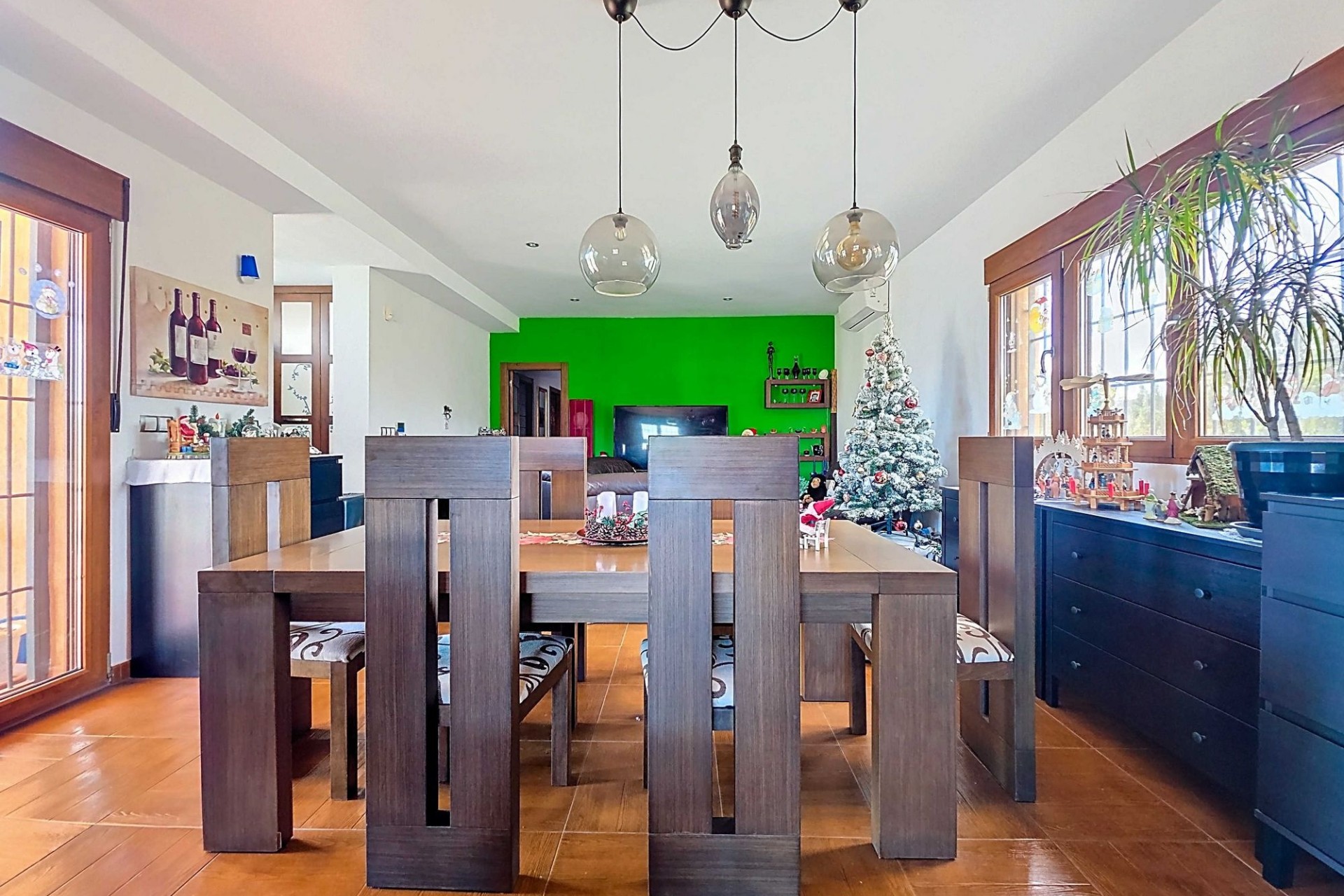 Venta - Chalet Independiente -
Pinoso