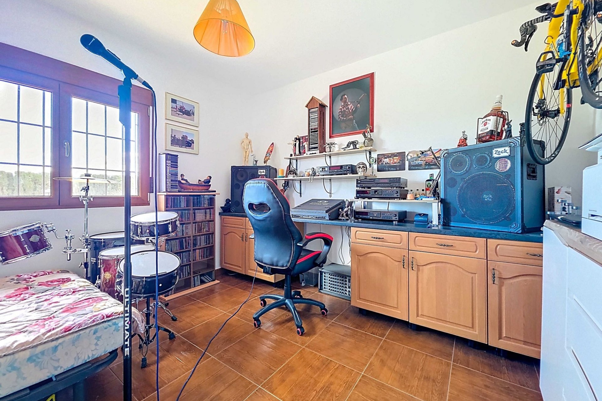 Venta - Chalet Independiente -
Pinoso