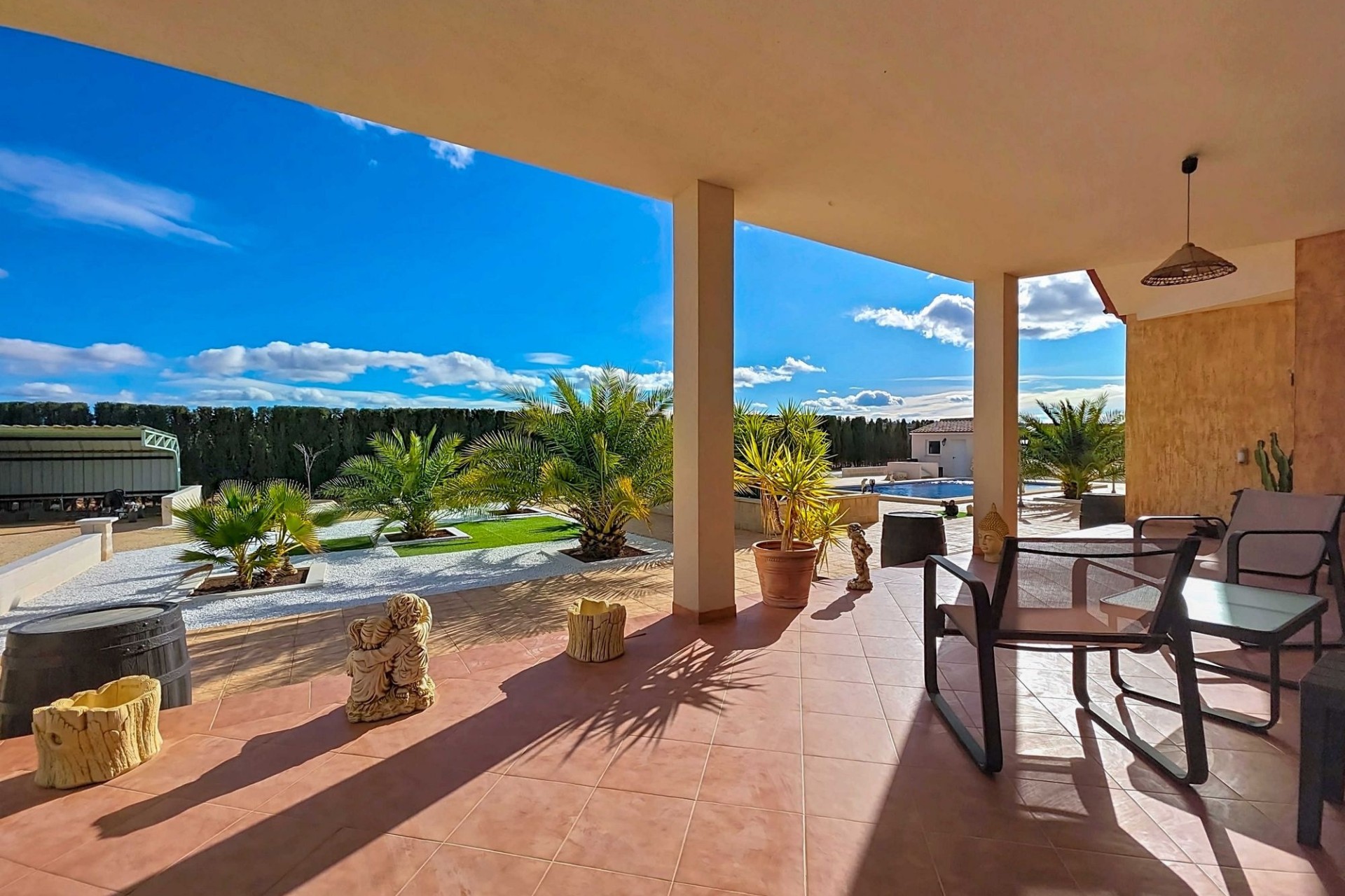 Venta - Chalet Independiente -
Pinoso