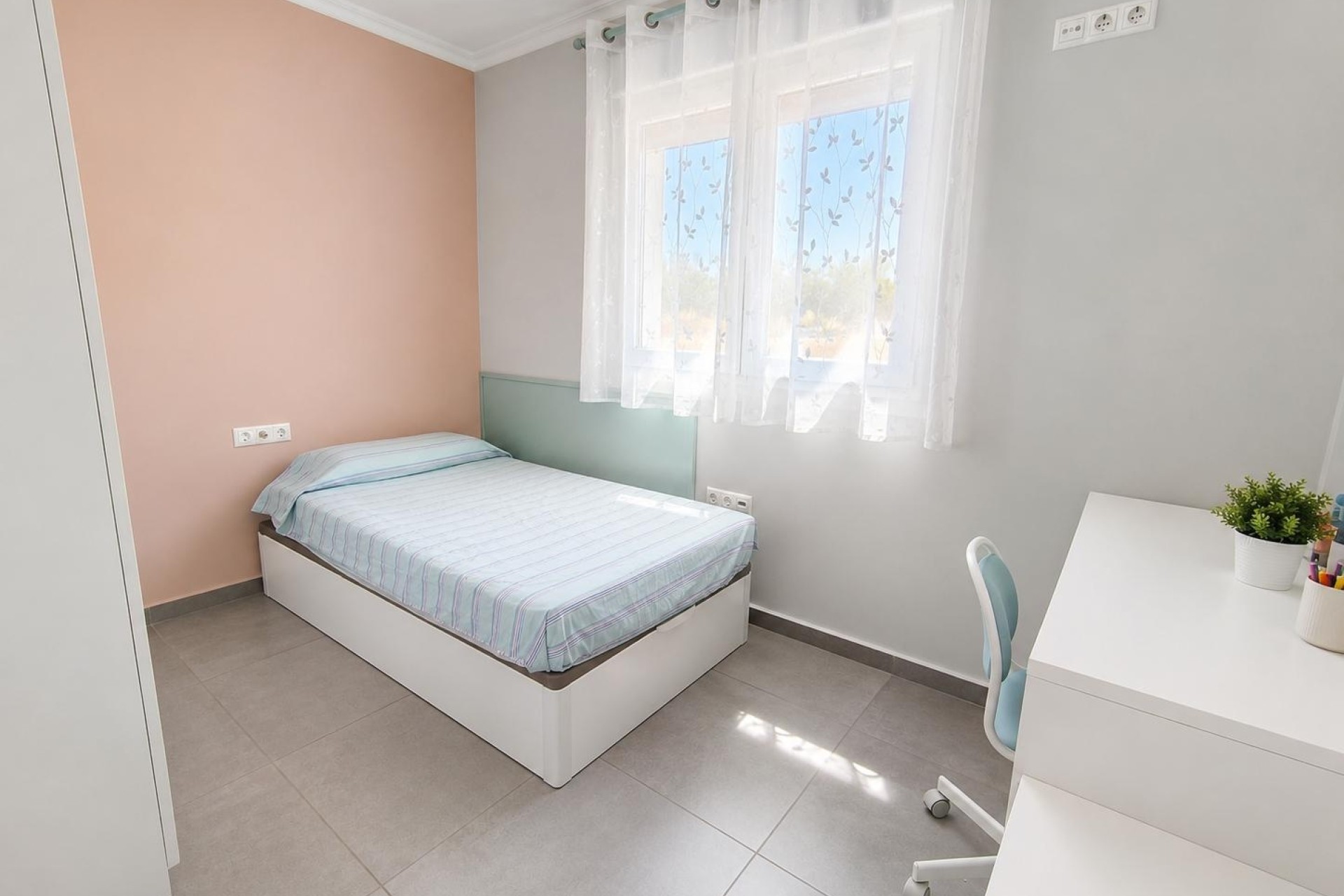 Venta - Chalet Independiente -
Pinoso