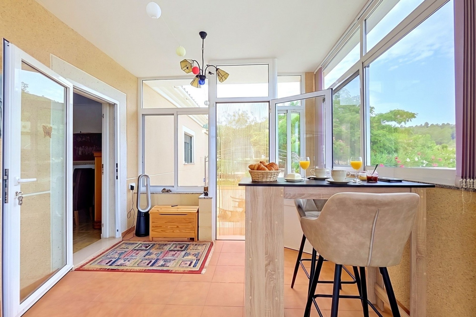 Venta - Chalet Independiente -
Pinoso