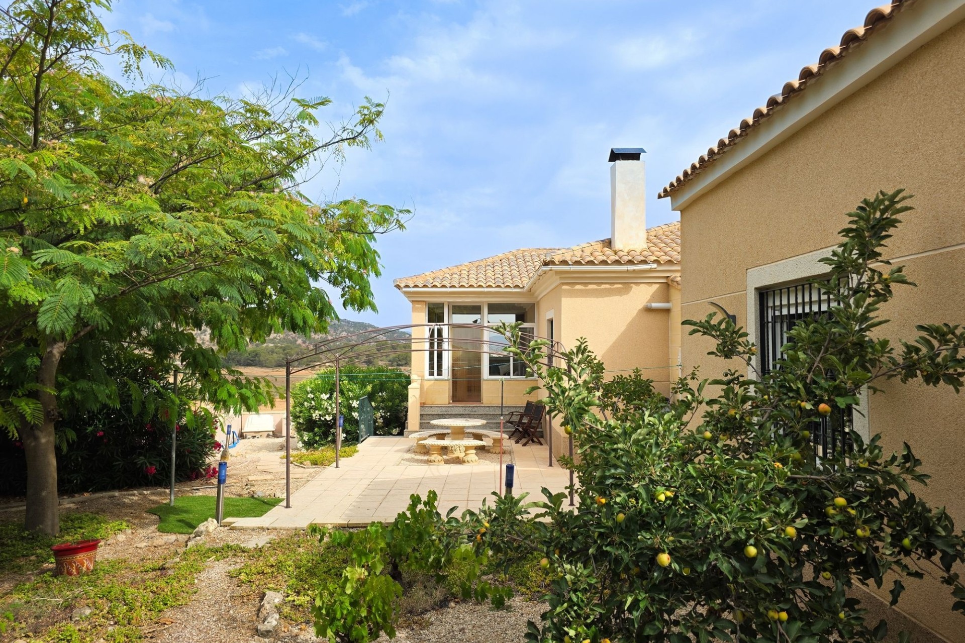 Venta - Chalet Independiente -
Pinoso