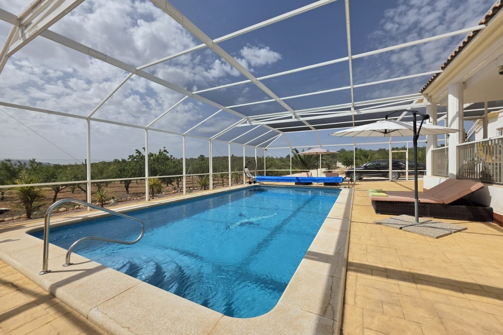 Venta - Chalet Independiente -
Pinoso