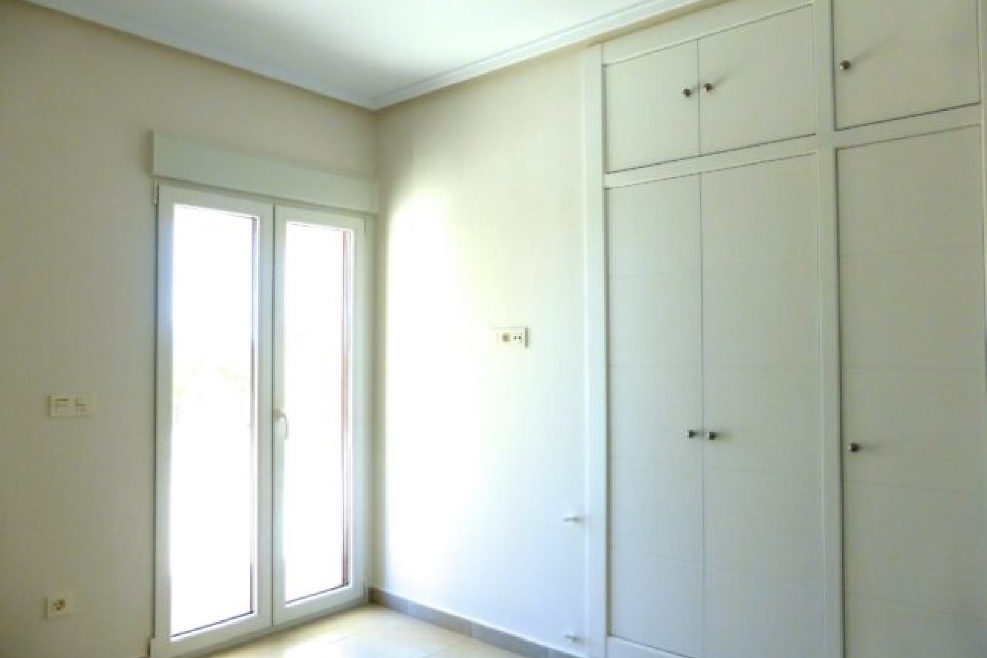 Venta - Chalet Independiente -
Pinoso