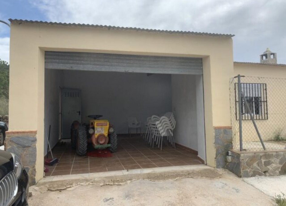 Venta - Chalet Independiente -
Pinoso