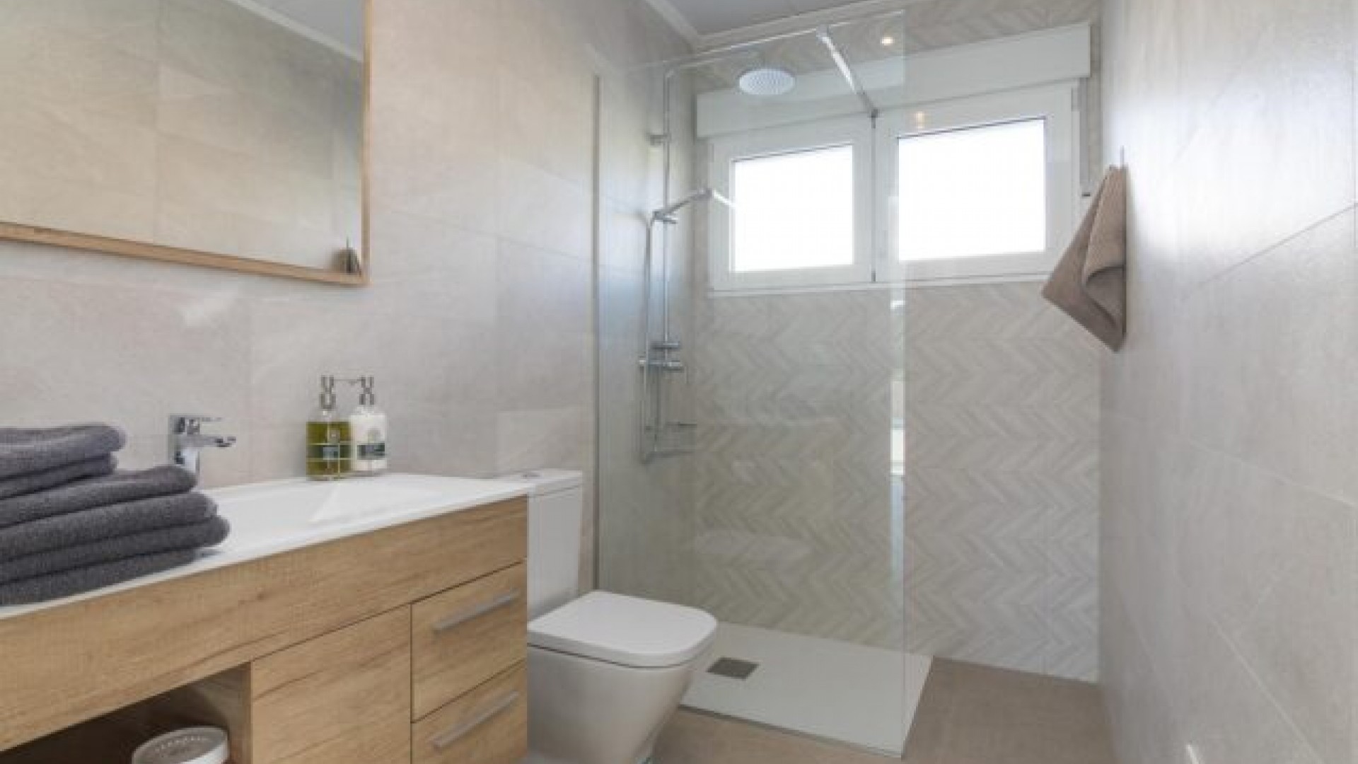 Venta - Chalet Independiente -
Pinoso