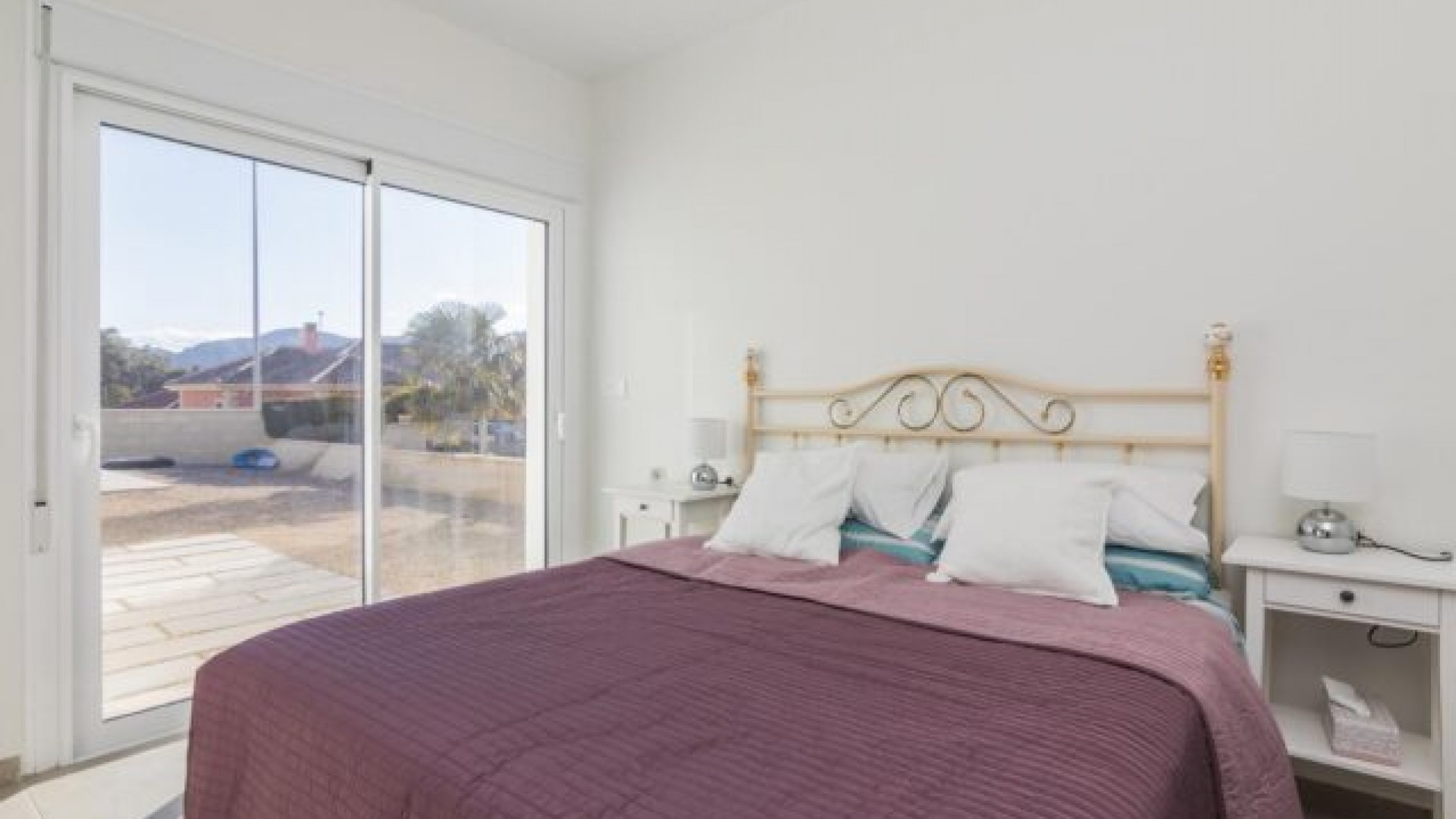 Venta - Chalet Independiente -
Pinoso