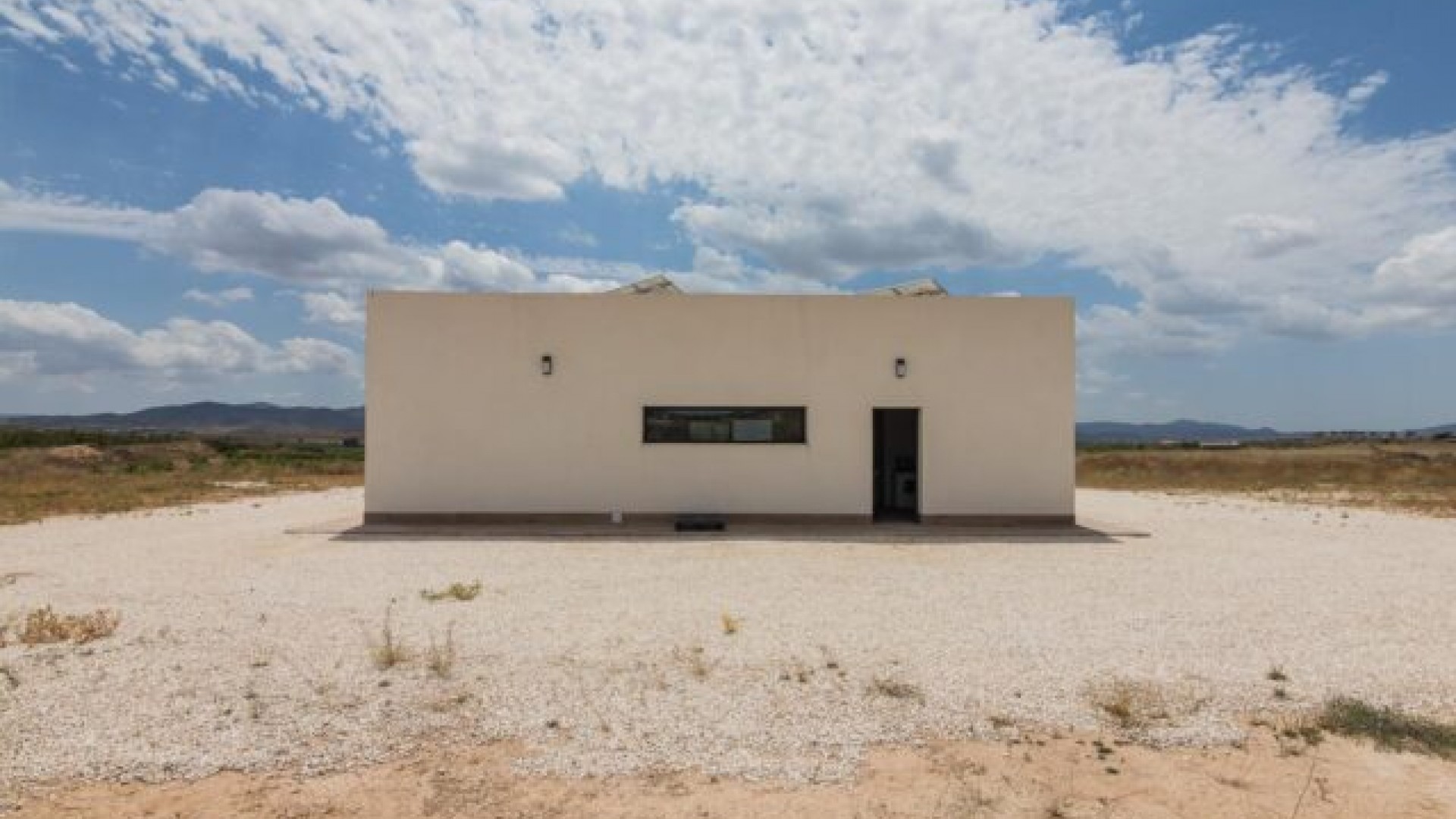 Venta - Chalet Independiente -
Pinoso