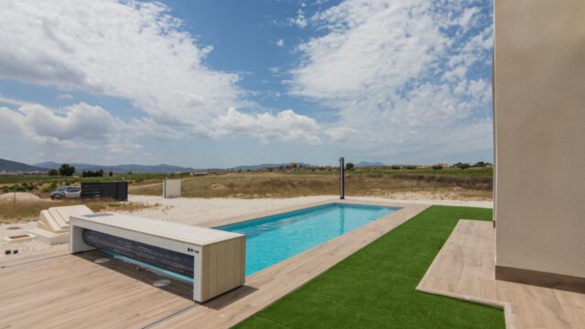 Venta - Chalet Independiente -
Pinoso