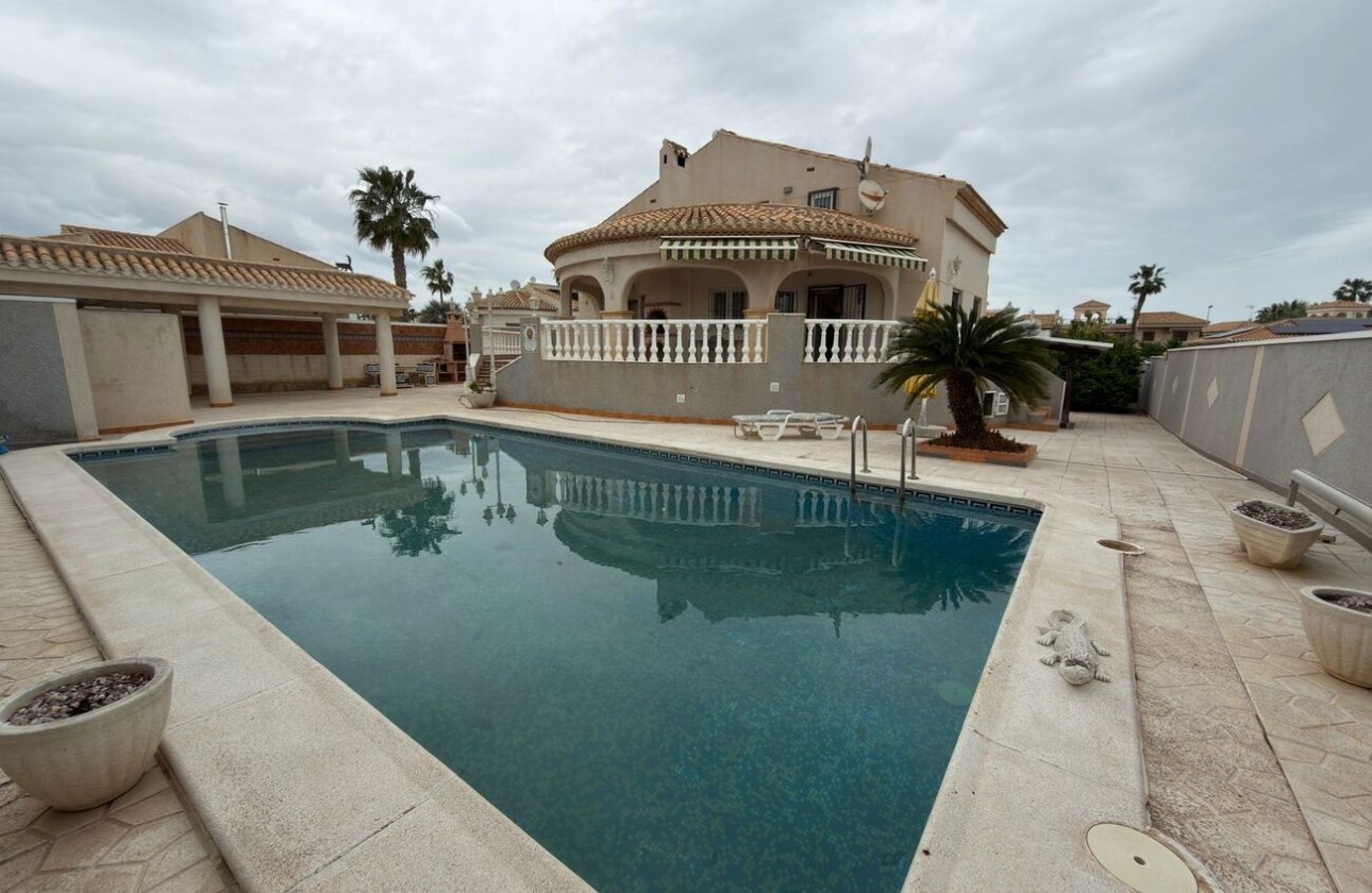 Venta - Chalet Independiente -
Playa Flamenca - Costa Blanca