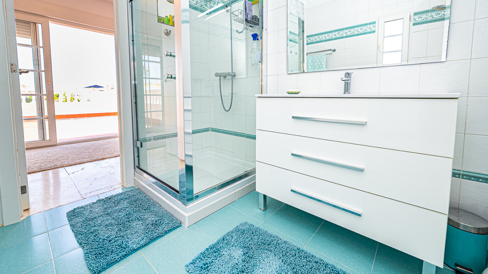 Venta - Chalet Independiente -
Playa Flamenca - Montilla