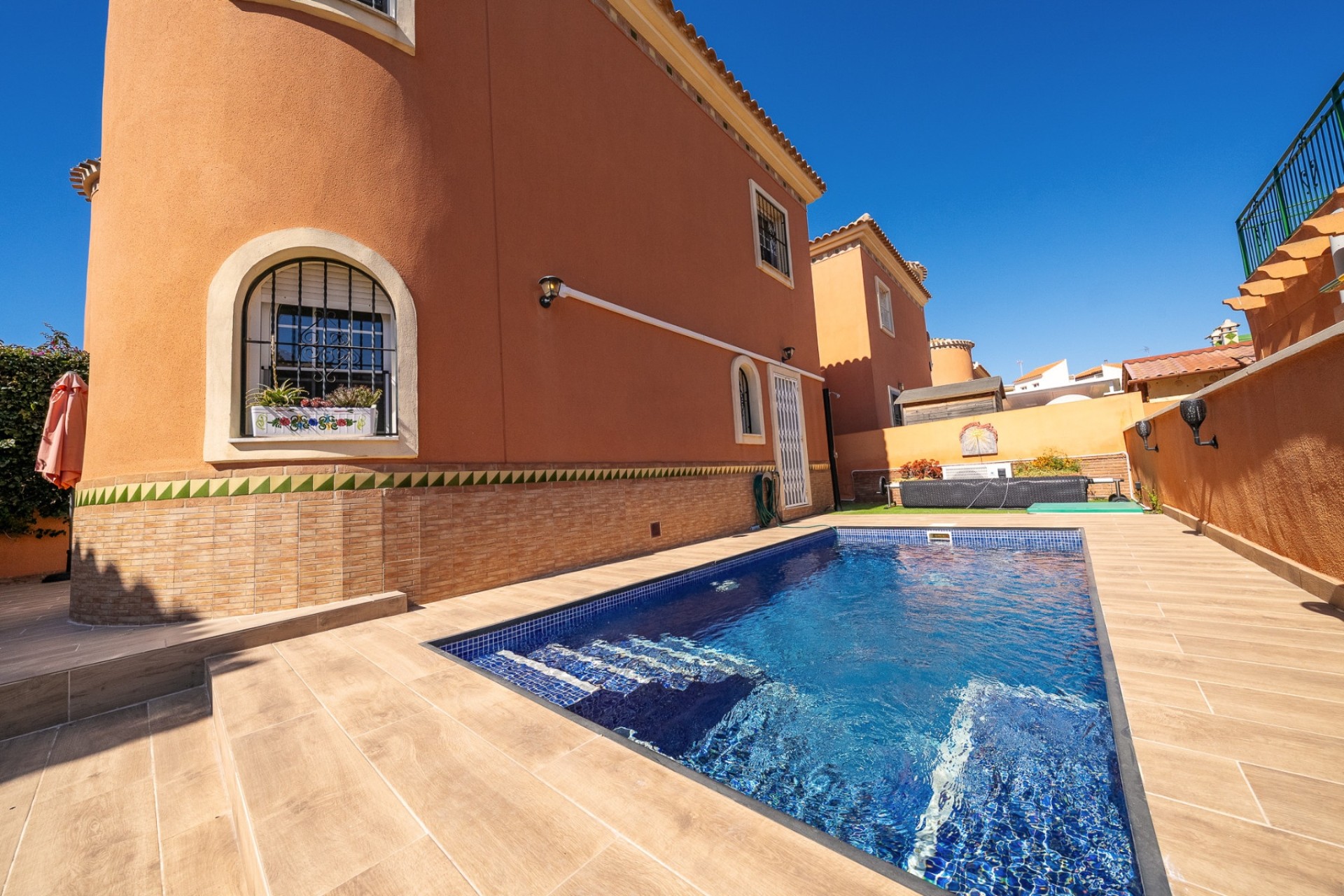Venta - Chalet Independiente -
Playa Flamenca - Sportcentre