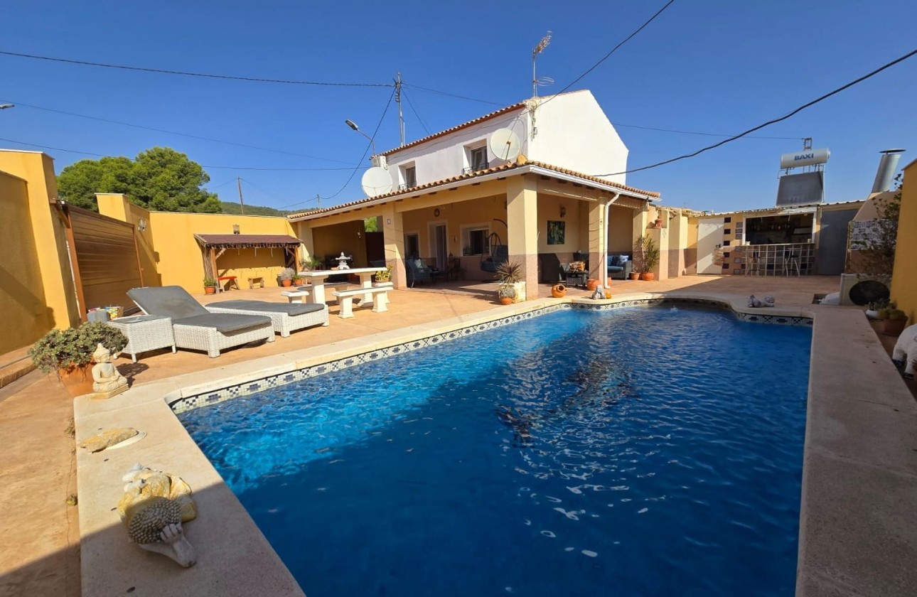 Venta - Chalet Independiente -
Raspay