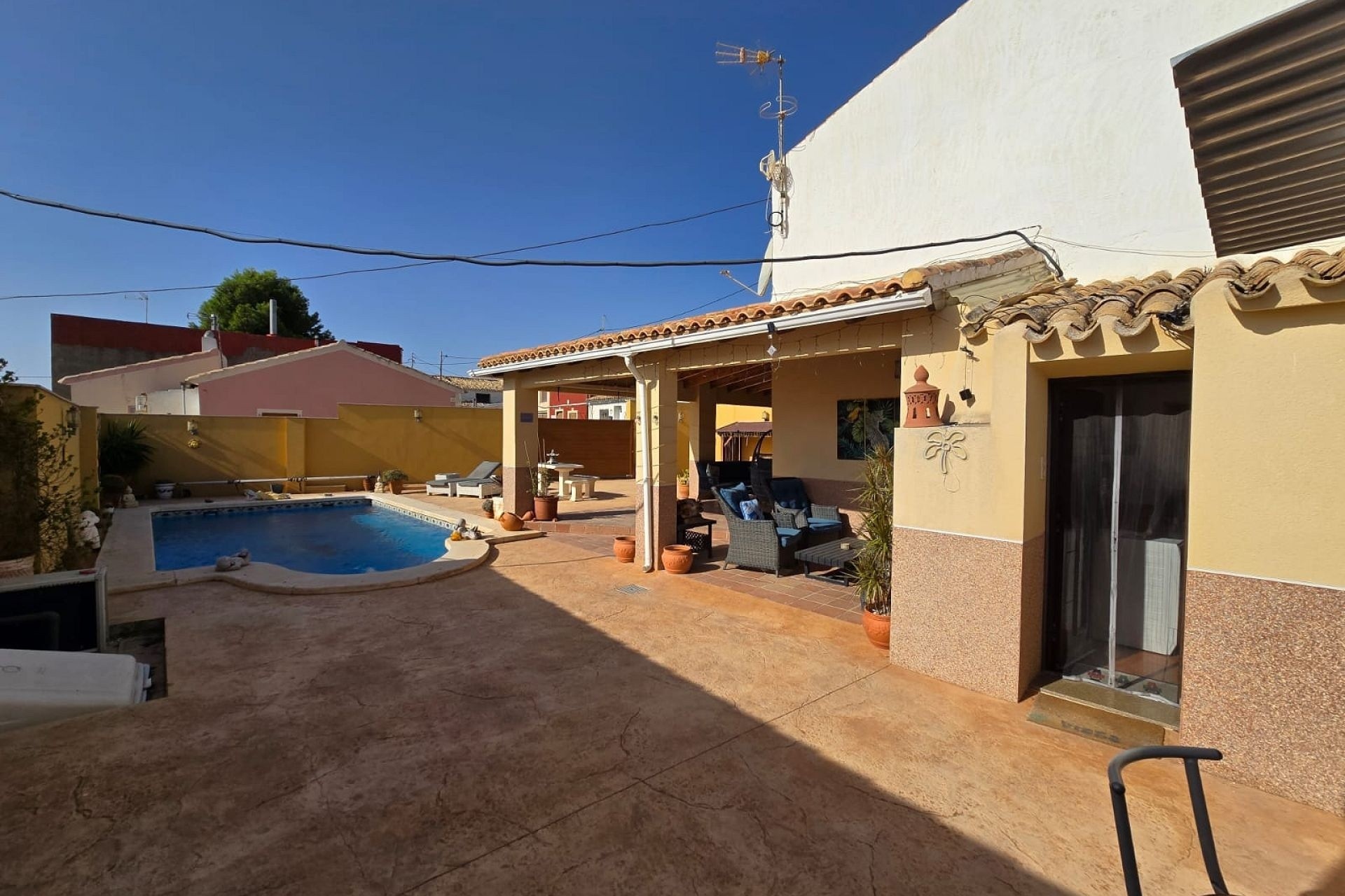 Venta - Chalet Independiente -
Raspay