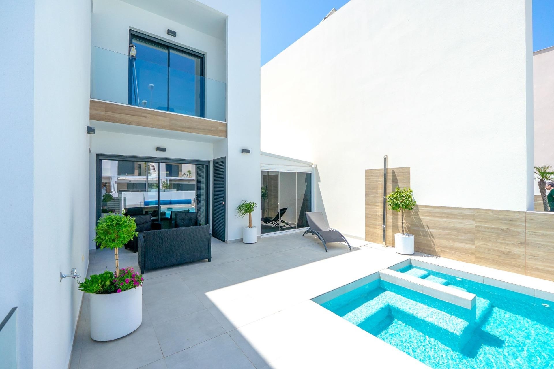 Venta - Chalet Independiente -
Rojales - Benimar