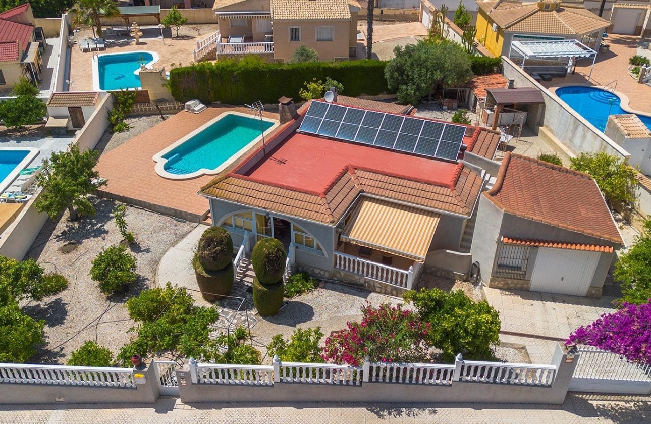 Venta - Chalet Independiente -
Rojales - Centro de la Ciudad Quesada