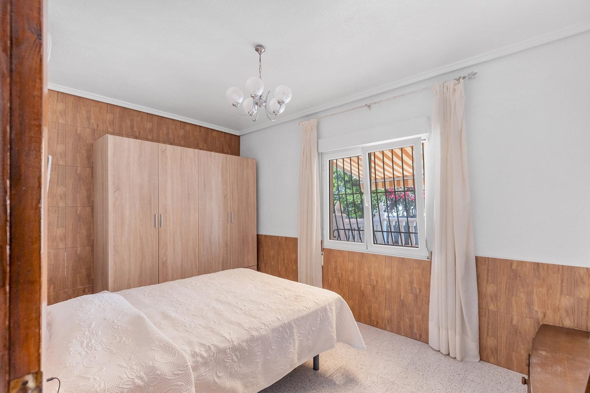 Venta - Chalet Independiente -
Rojales - Centro de la Ciudad Quesada