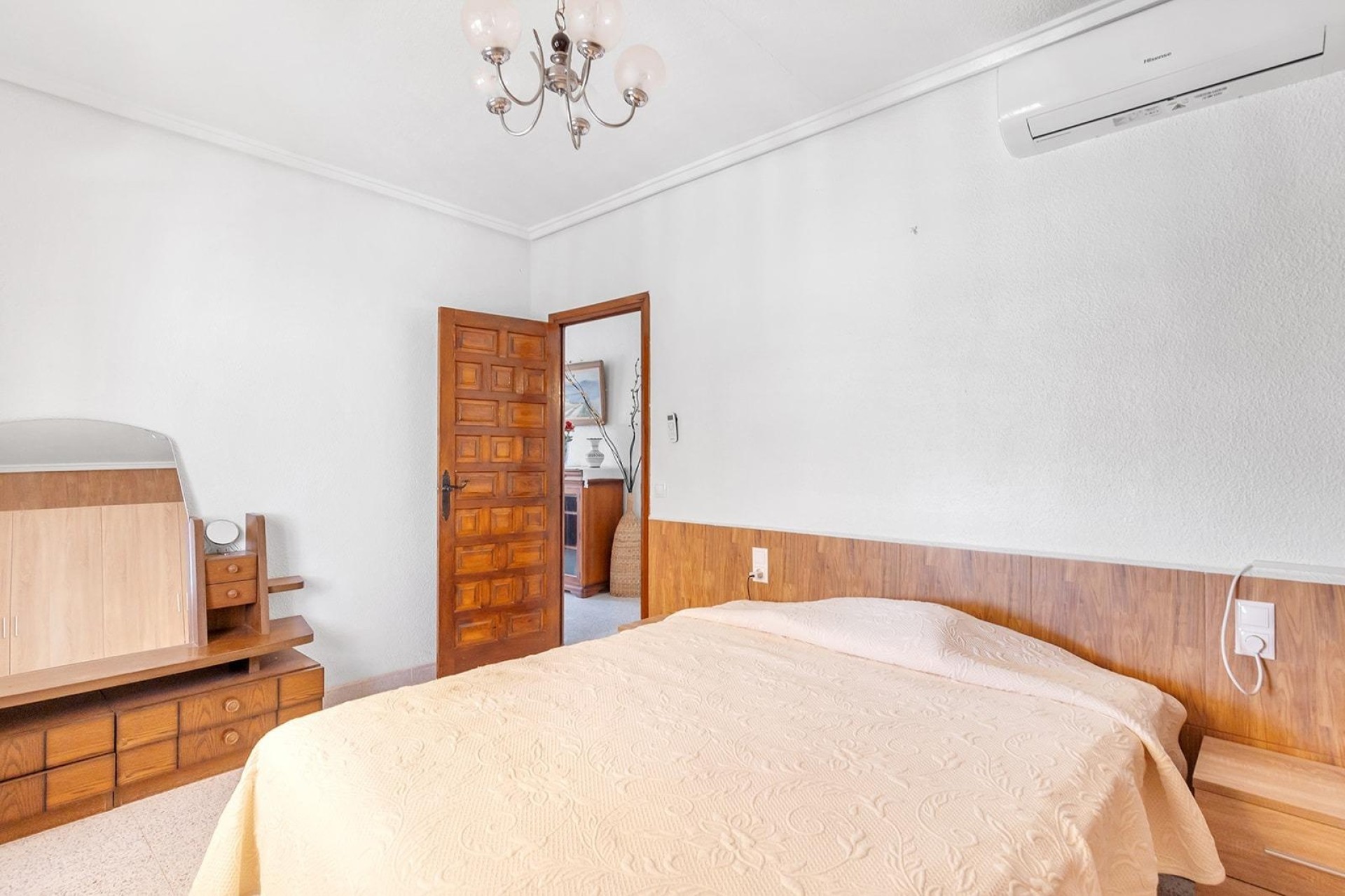Venta - Chalet Independiente -
Rojales - Centro de la Ciudad Quesada