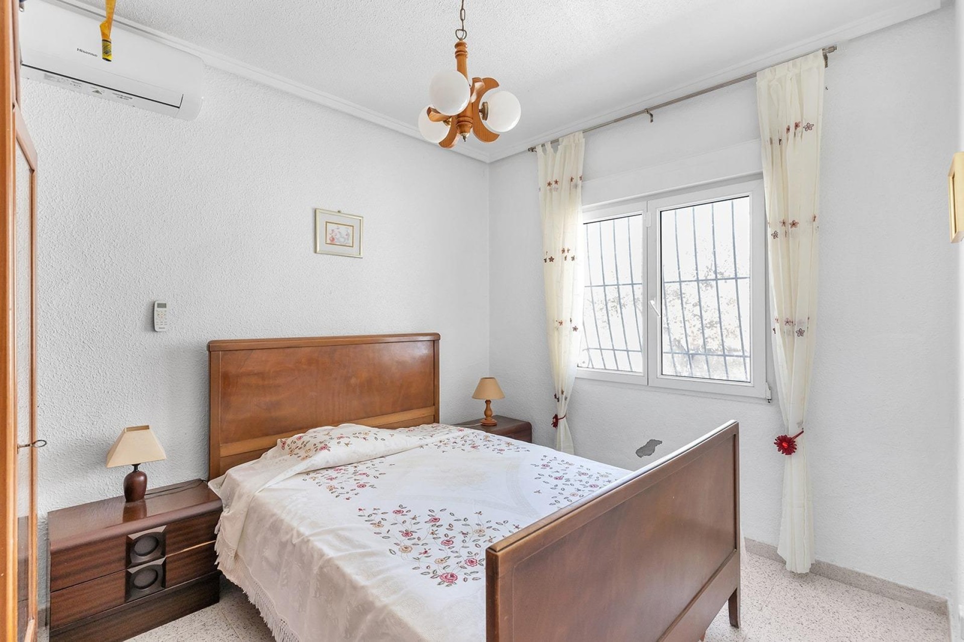 Venta - Chalet Independiente -
Rojales - Centro de la Ciudad Quesada