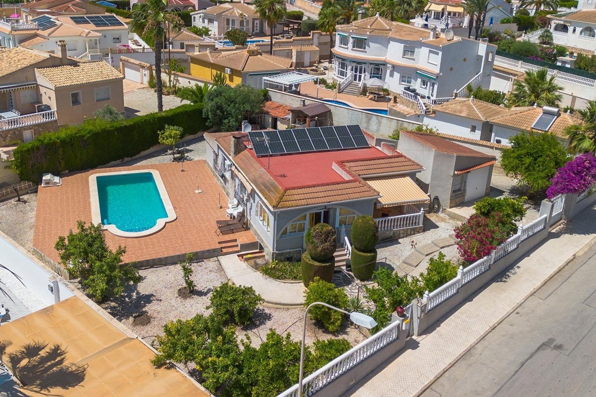 Venta - Chalet Independiente -
Rojales - Centro de la Ciudad Quesada