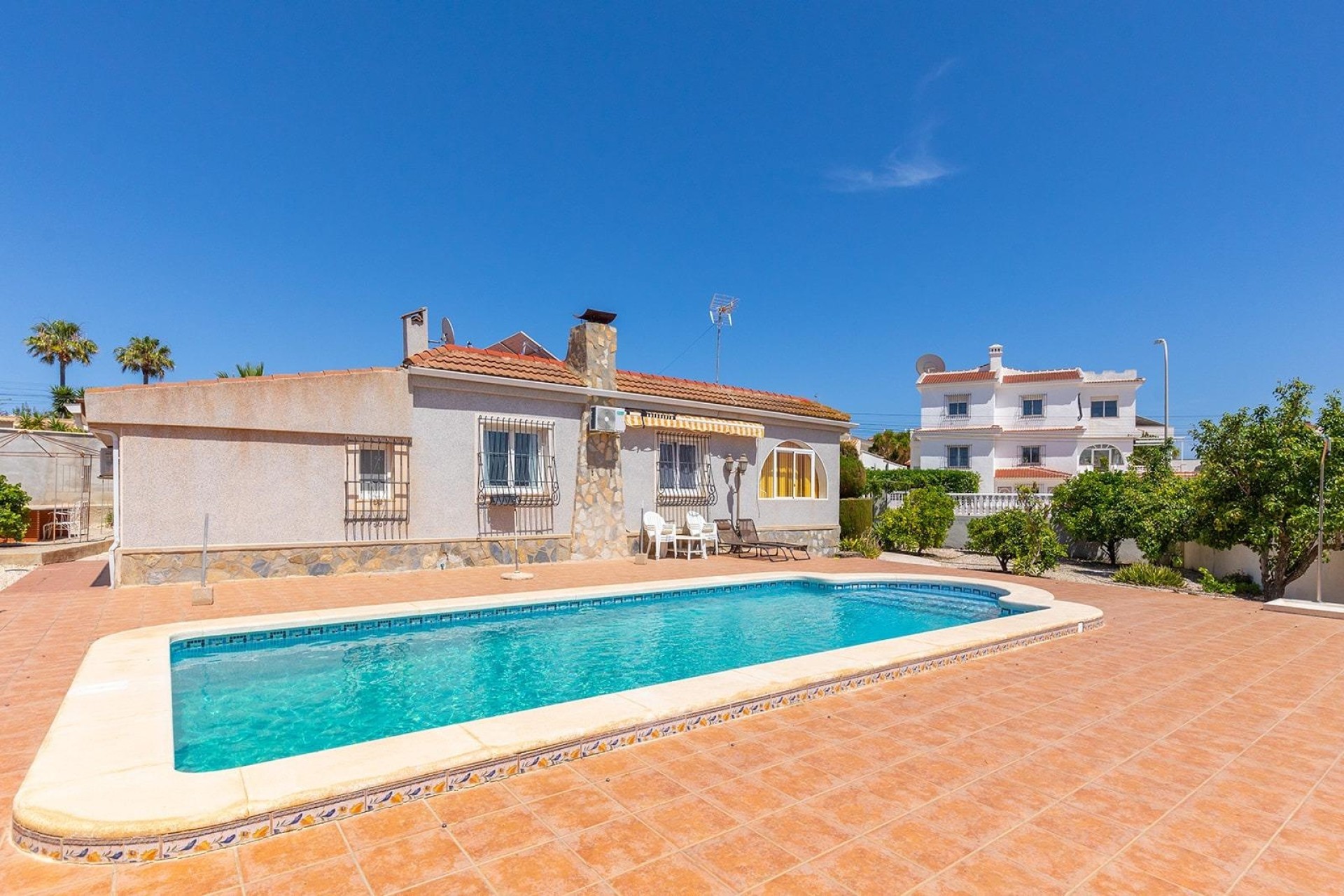 Venta - Chalet Independiente -
Rojales - Centro de la Ciudad Quesada