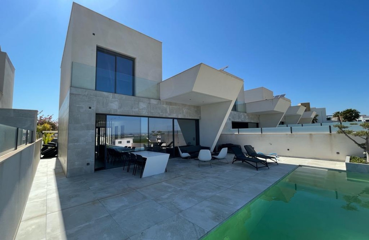 Venta - Chalet Independiente -
Rojales - Inland