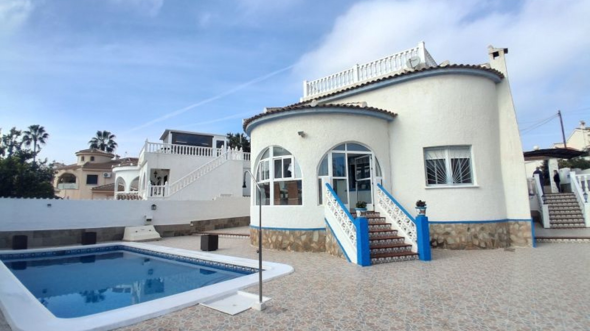 Venta - Chalet Independiente -
Rojales