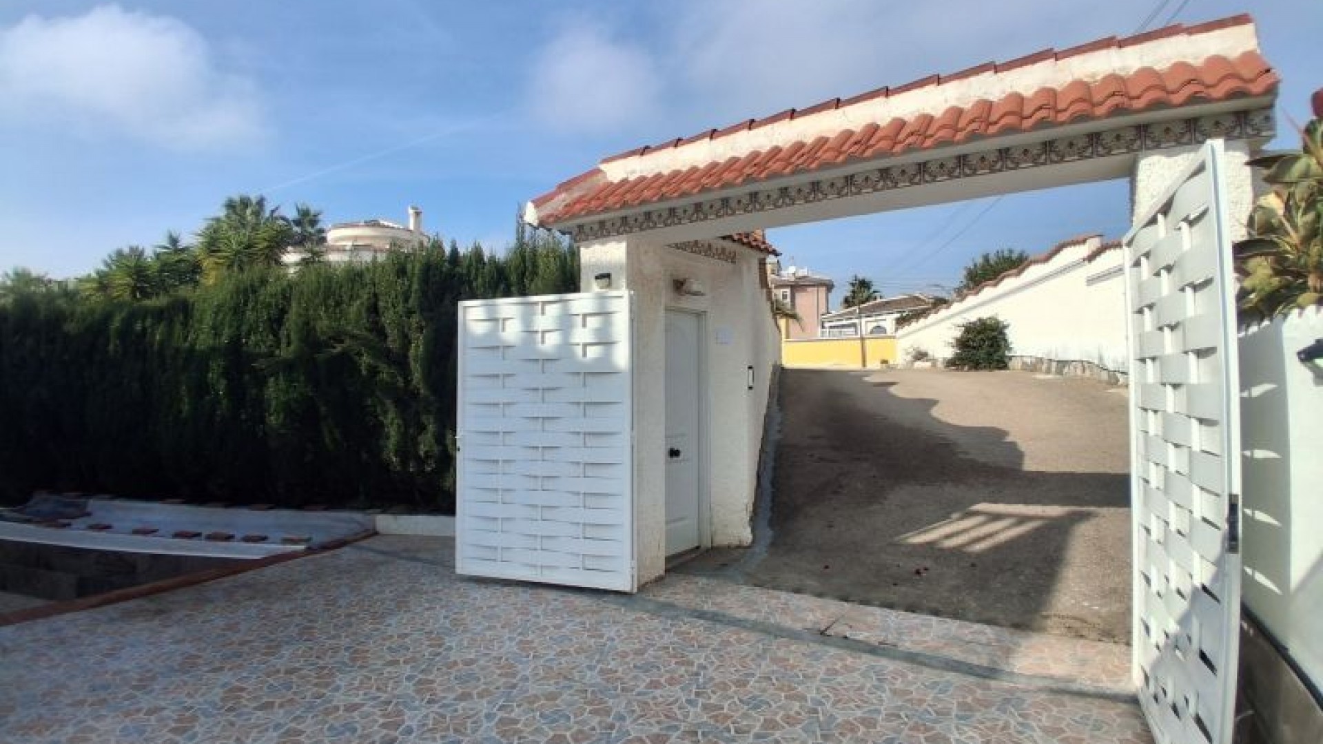 Venta - Chalet Independiente -
Rojales