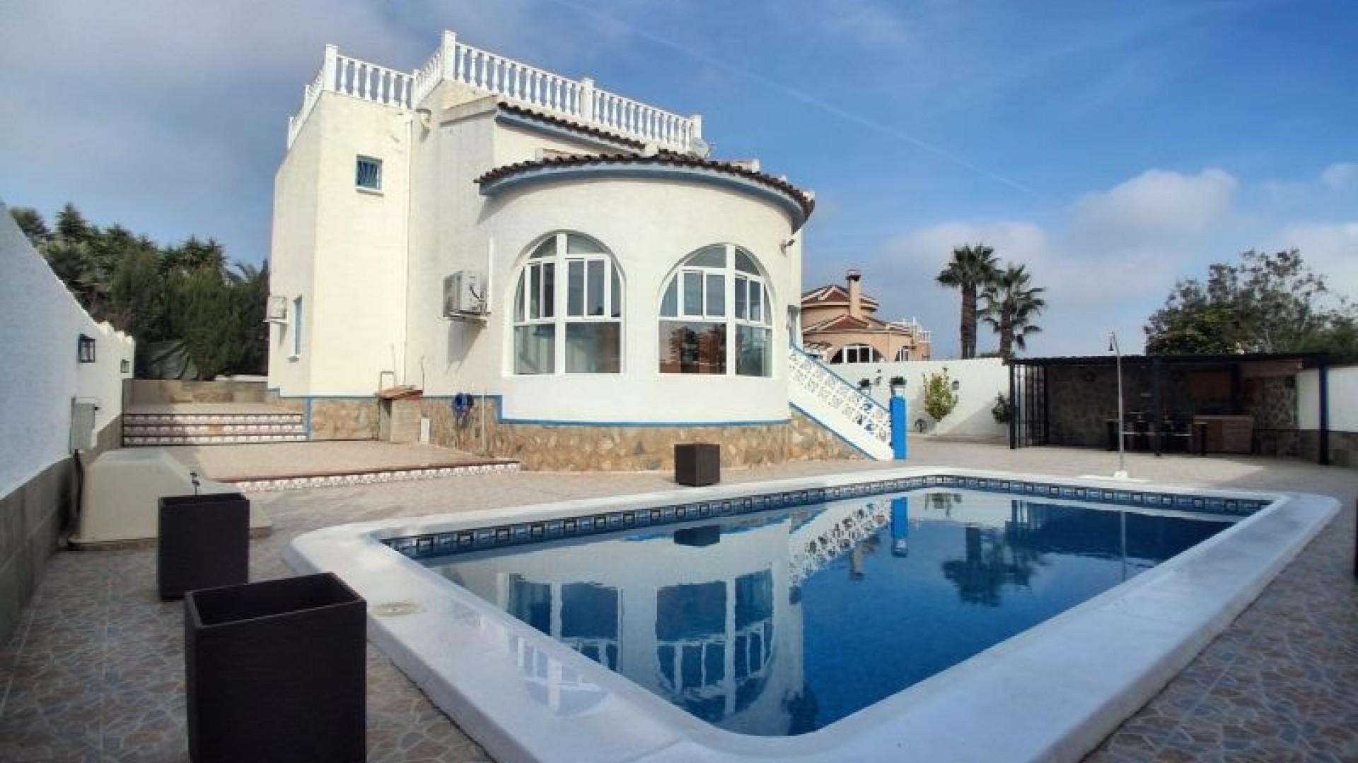 Venta - Chalet Independiente -
Rojales