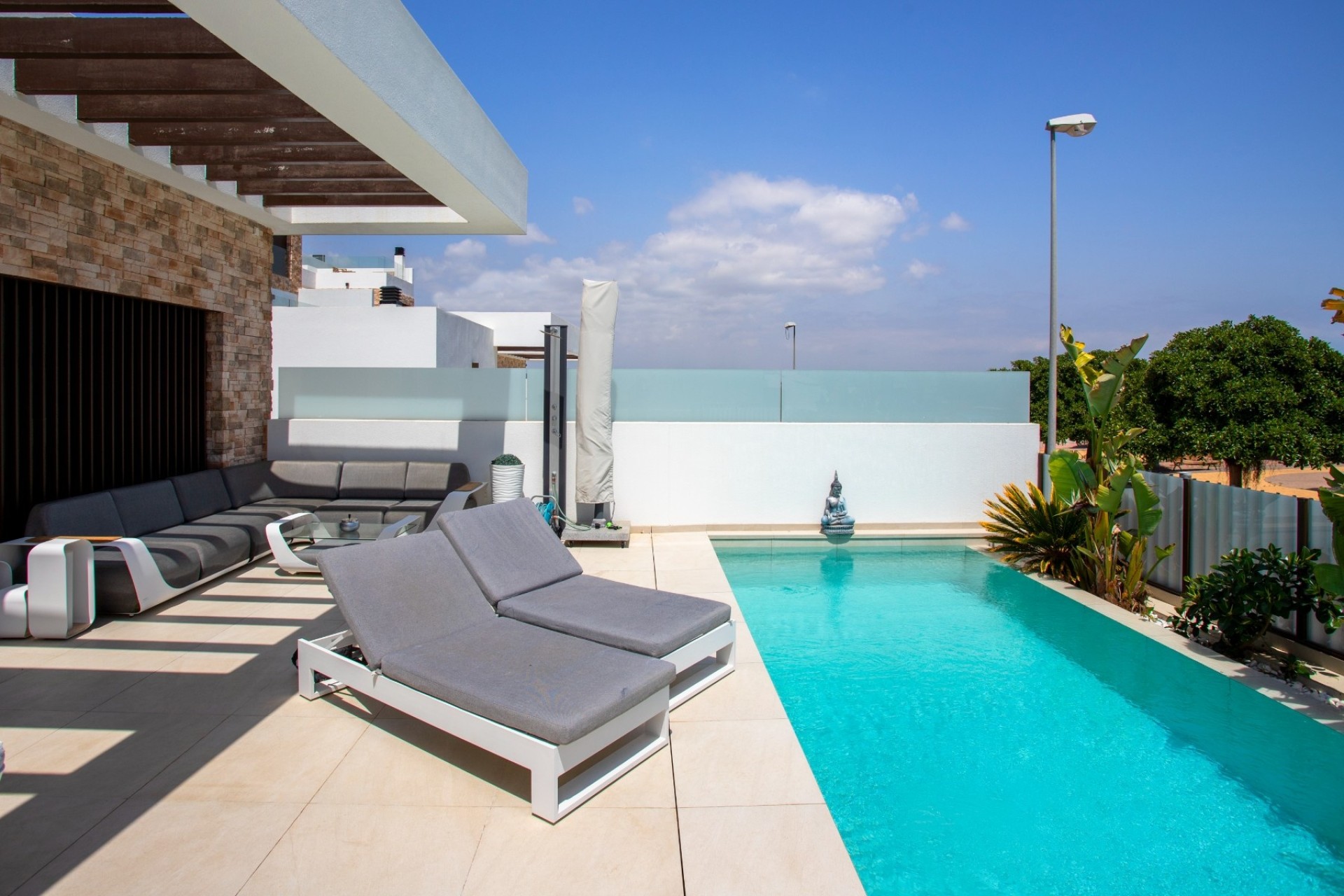 Venta - Chalet Independiente -
Rojales