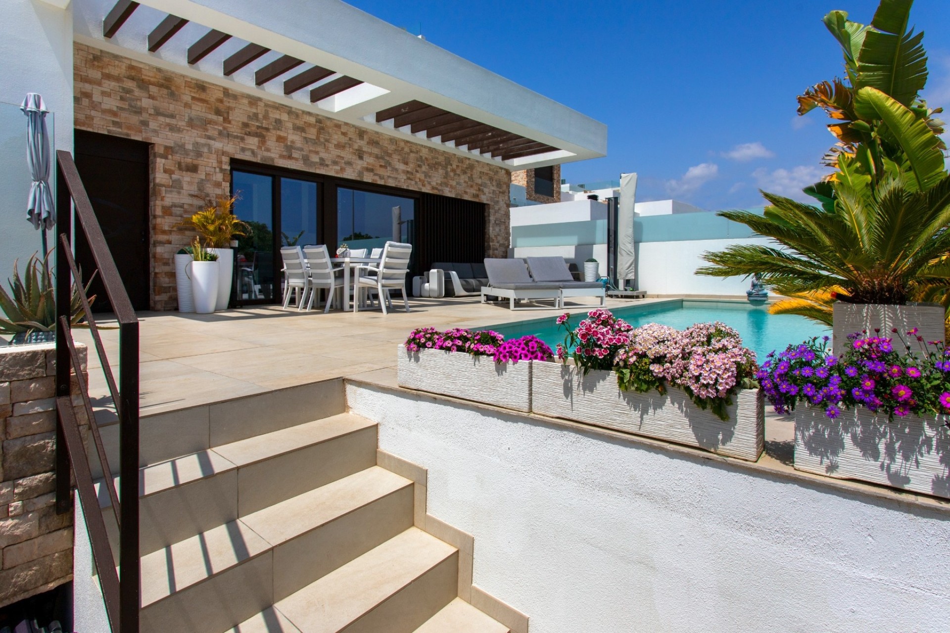 Venta - Chalet Independiente -
Rojales