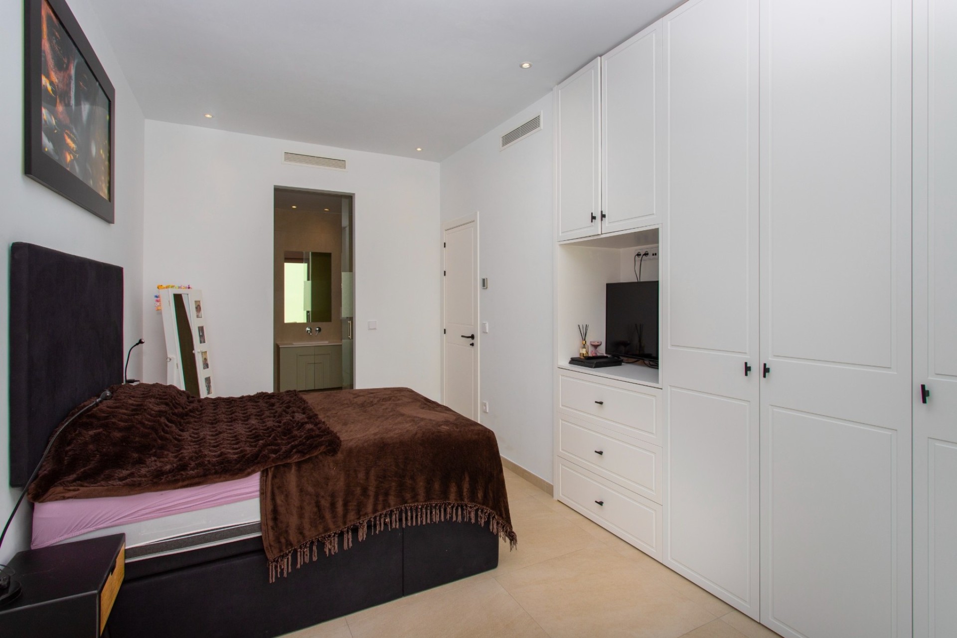 Venta - Chalet Independiente -
Rojales
