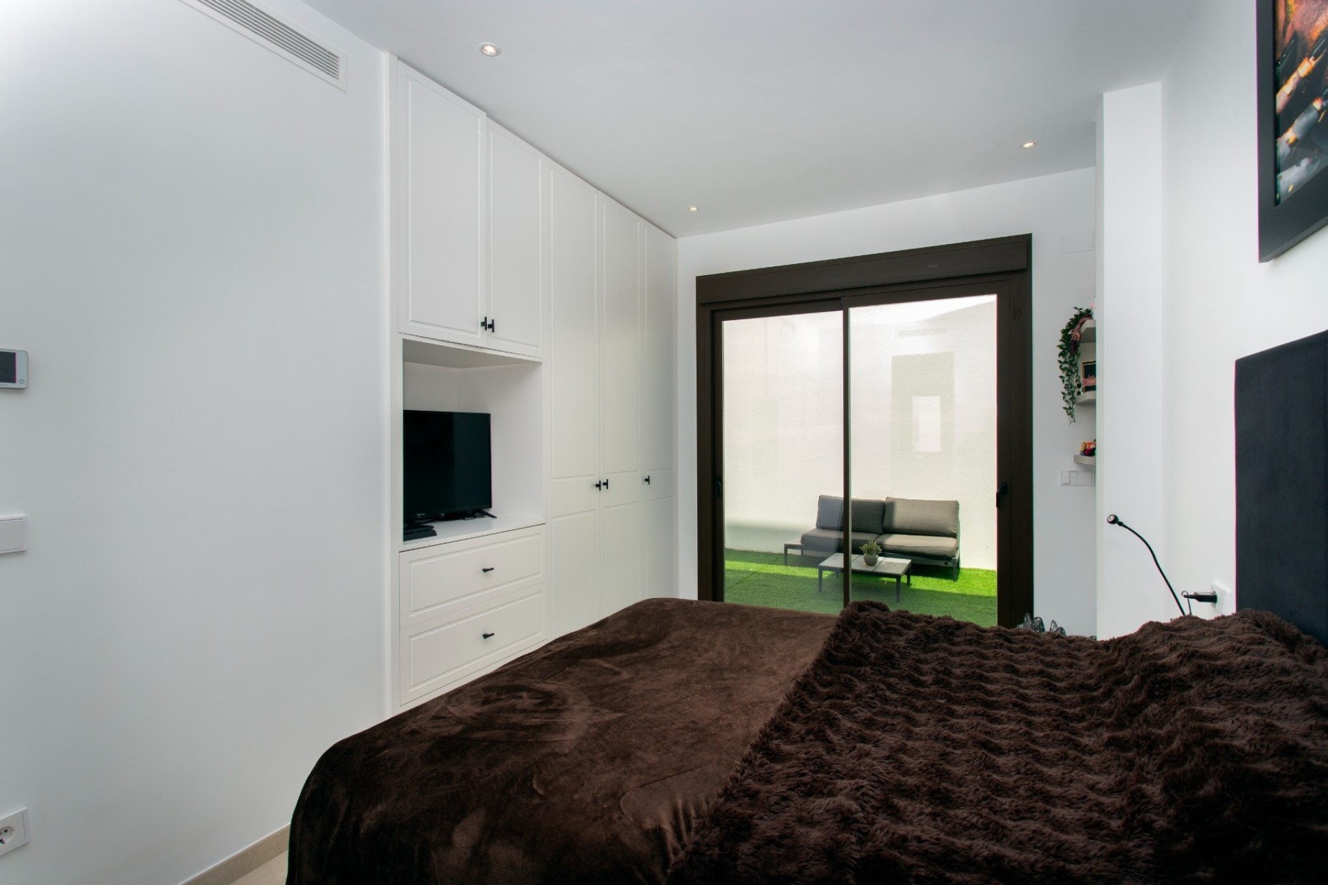 Venta - Chalet Independiente -
Rojales