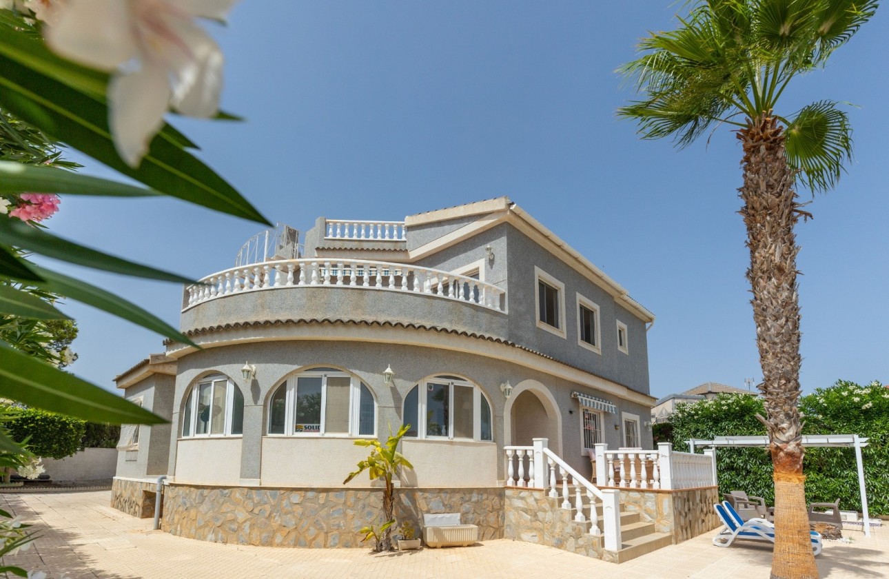 Venta - Chalet Independiente -
San Fulgencio - La Marina