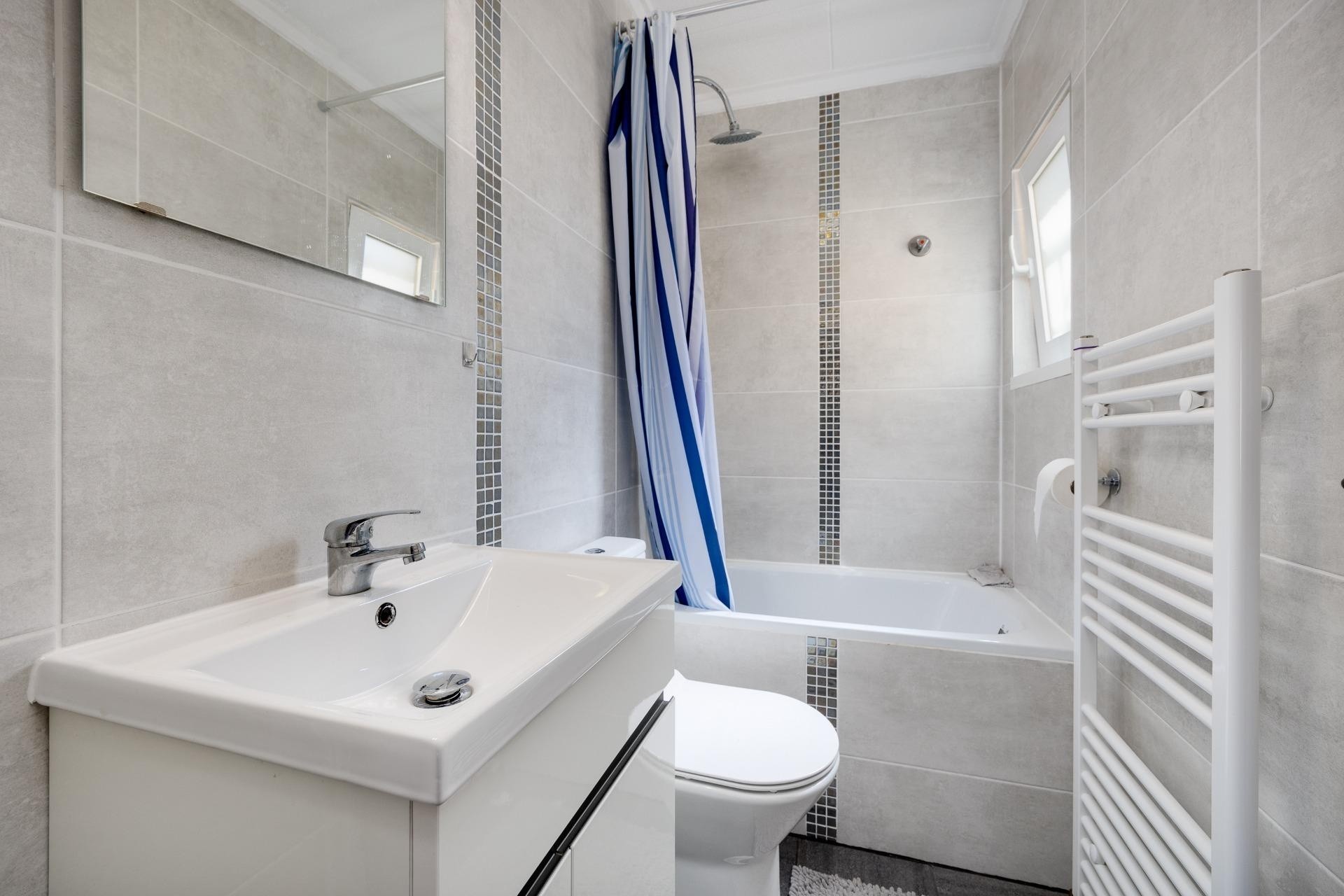 Venta - Chalet Independiente -
San Fulgencio - La Marina