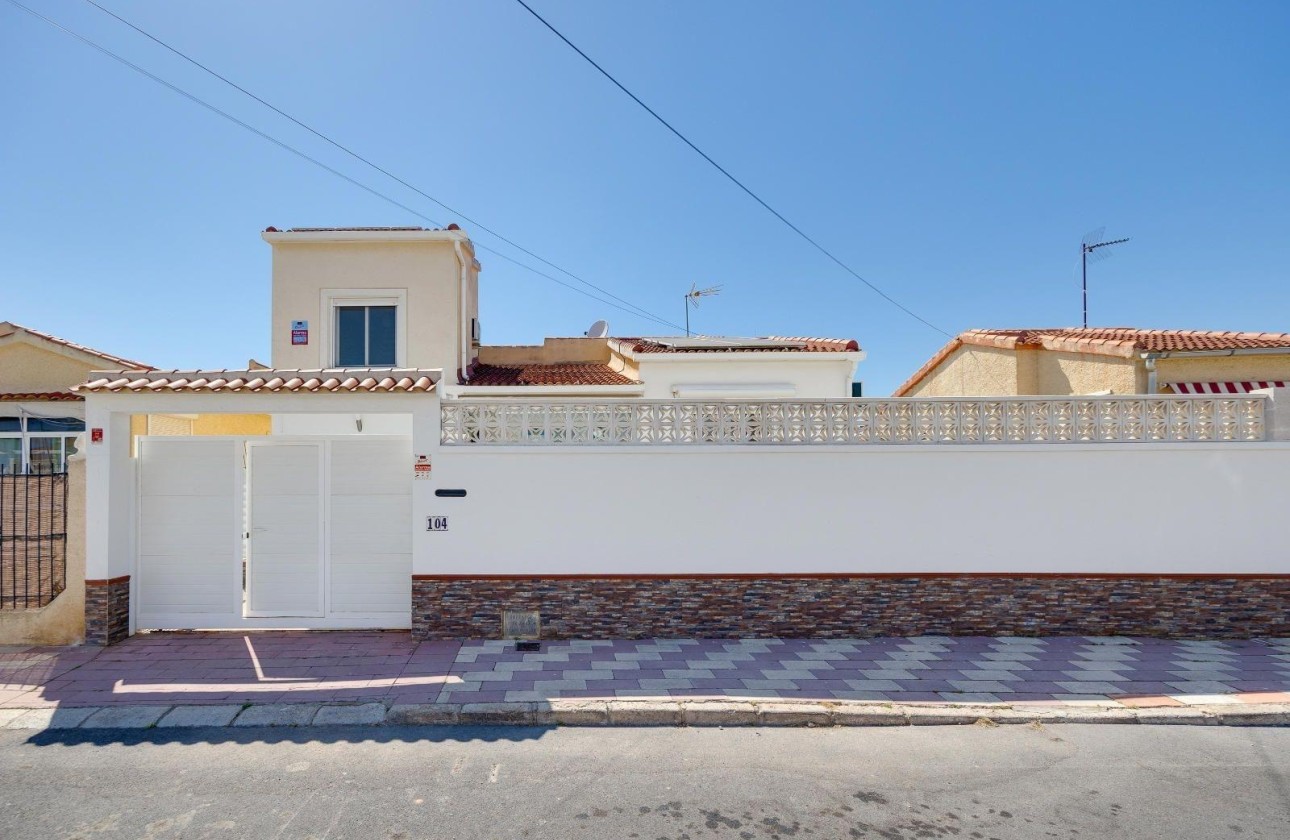 Venta - Chalet Independiente -
San Fulgencio - La Marina