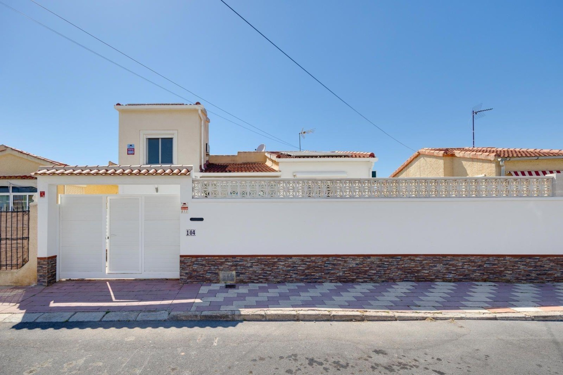 Venta - Chalet Independiente -
San Fulgencio - La Marina
