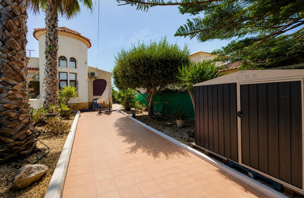 Venta - Chalet Independiente -
San Fulgencio - La Marina
