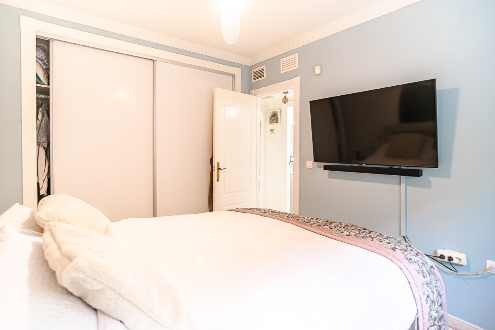 Venta - Chalet Independiente -
San Fulgencio - urb.la marina