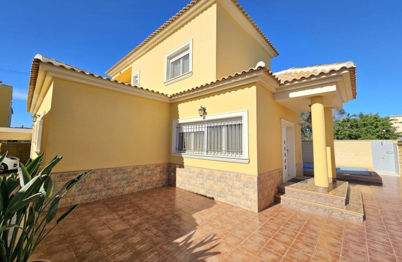 Venta - Chalet Independiente -
San Fulgencio
