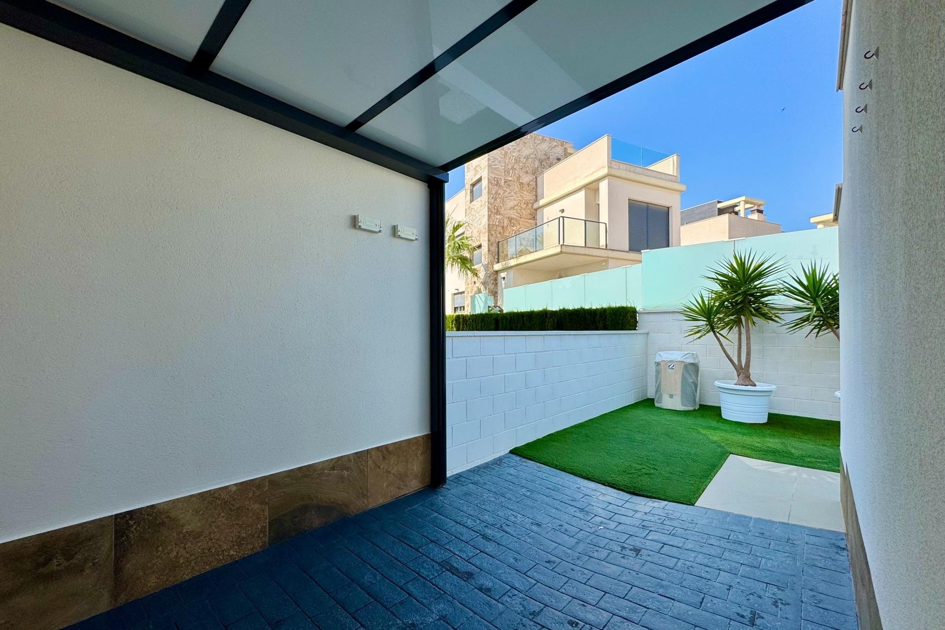 Venta - Chalet Independiente -
San Miguel de Salinas - Bellavista