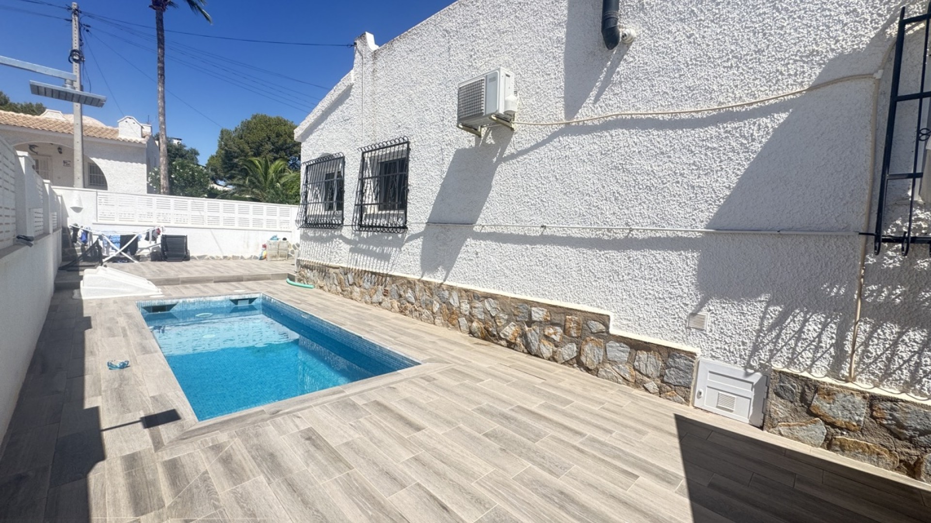 Venta - Chalet Independiente -
San Miguel de Salinas - Blue Lagoon