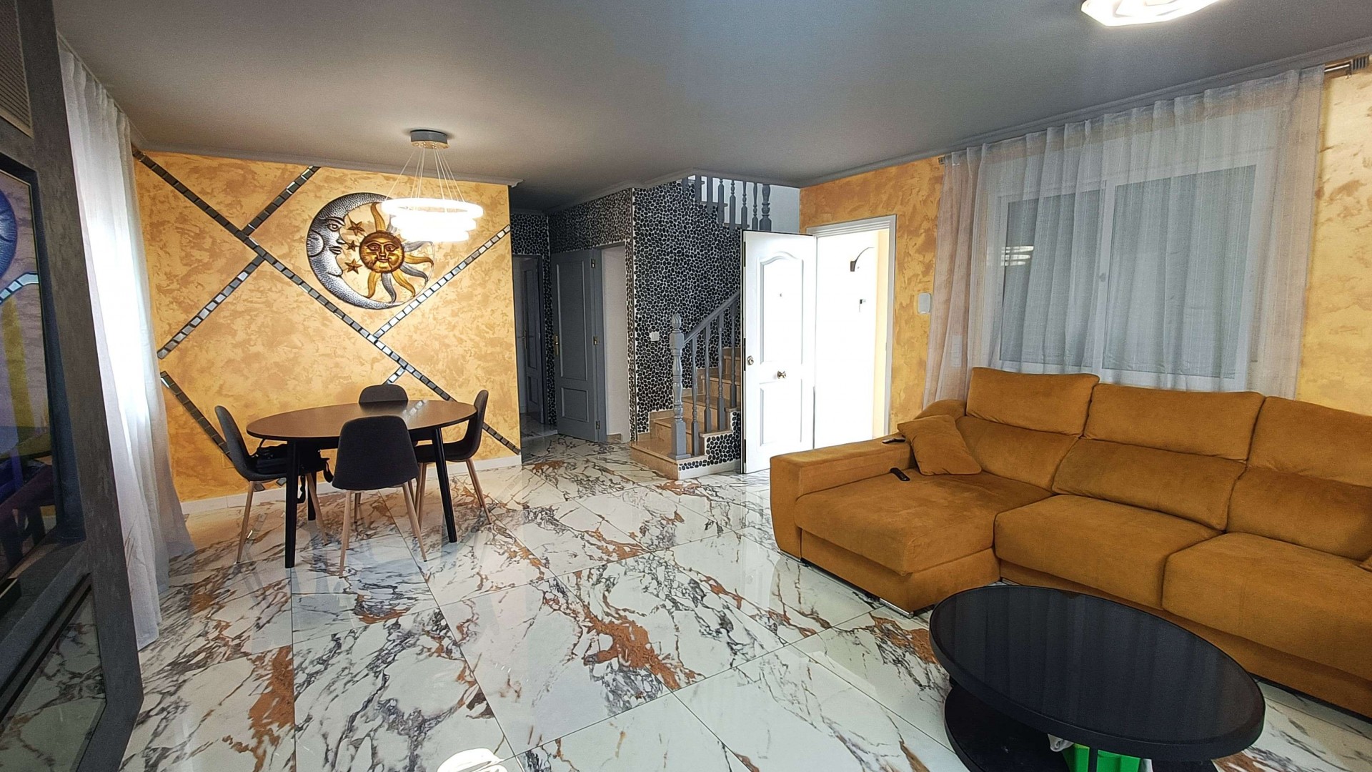 Venta - Chalet Independiente -
San Miguel de Salinas - Comunidad de las Comunicaciones