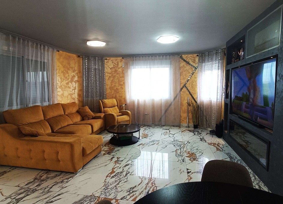 Venta - Chalet Independiente -
San Miguel de Salinas - Comunidad de las Comunicaciones