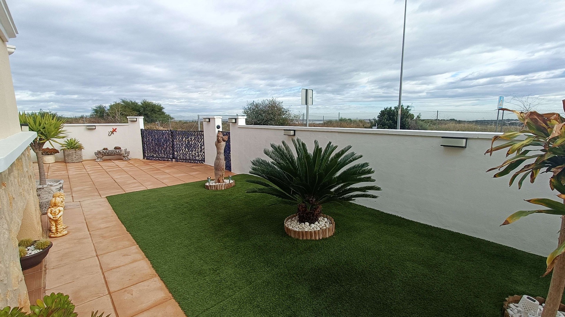 Venta - Chalet Independiente -
San Miguel de Salinas - Comunidad de las Comunicaciones