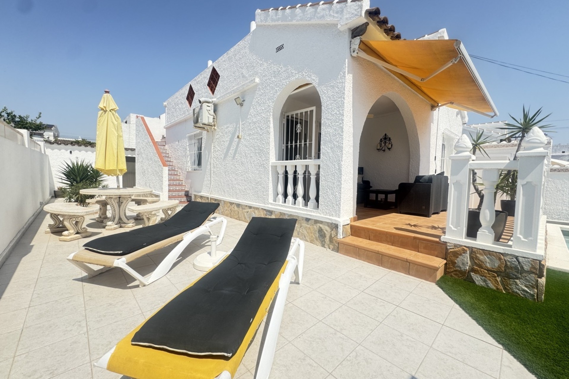 Venta - Chalet Independiente -
San Miguel de Salinas - Eagles Nest
