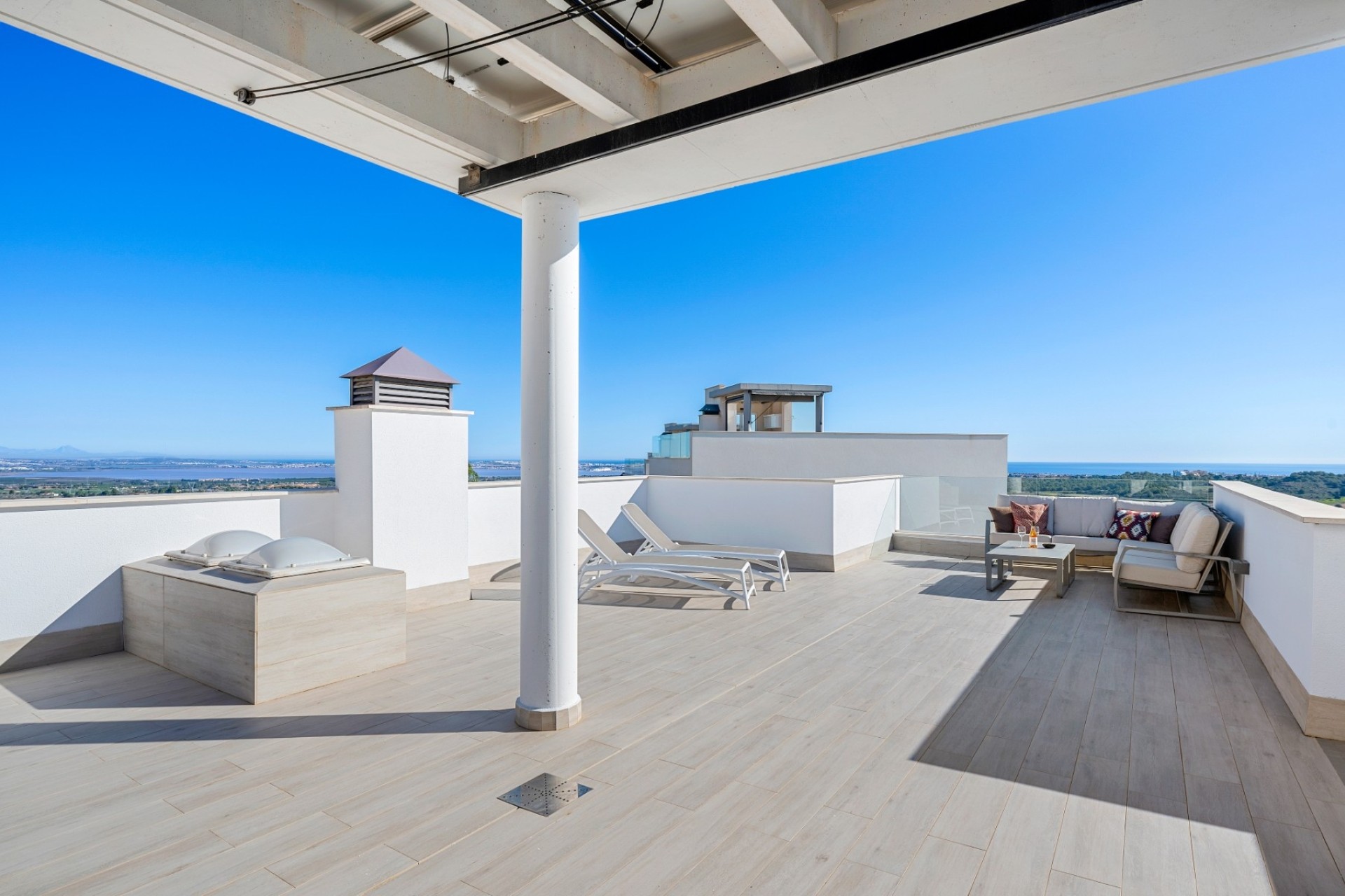 Venta - Chalet Independiente -
San Miguel de Salinas - Inland