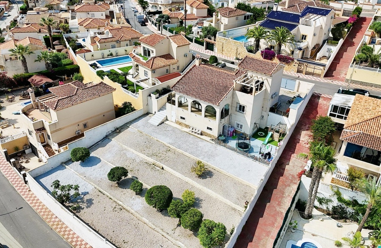 Venta - Chalet Independiente -
San Miguel de Salinas - Inland
