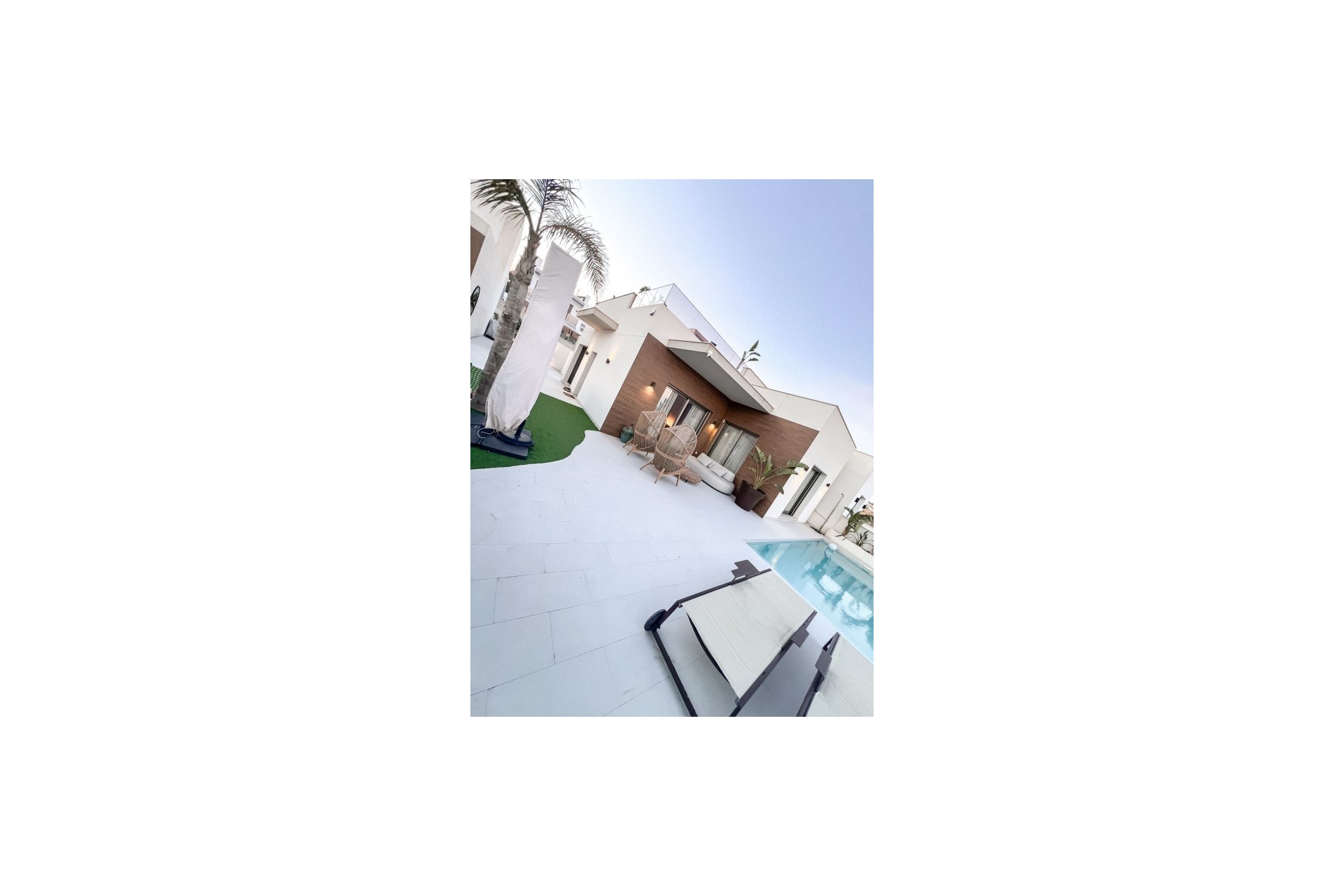Venta - Chalet Independiente -
San Miguel de Salinas - Inland